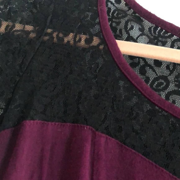 Burgundy lace top - Picture 2 of 3